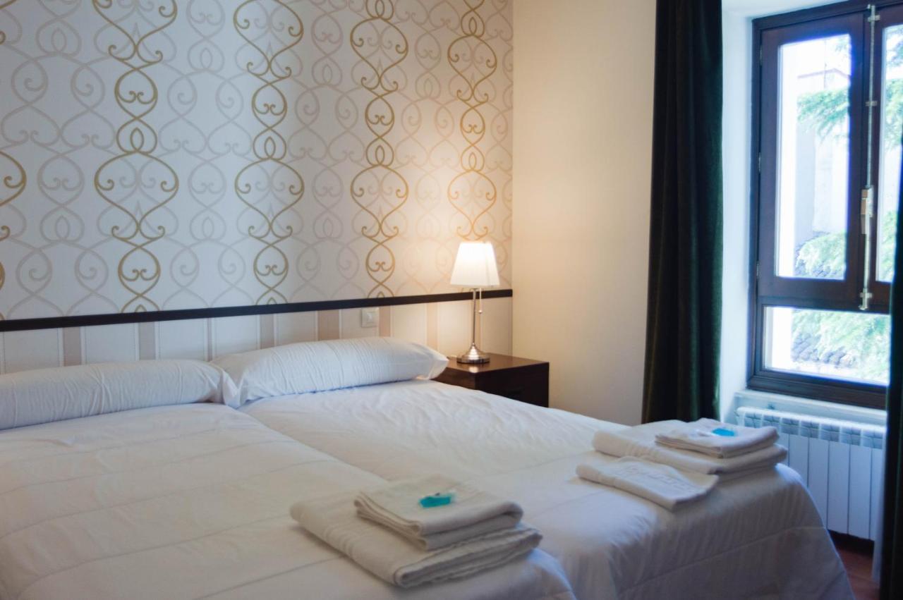Casa Del Cura Hotell Las Navas del Marqués Eksteriør bilde